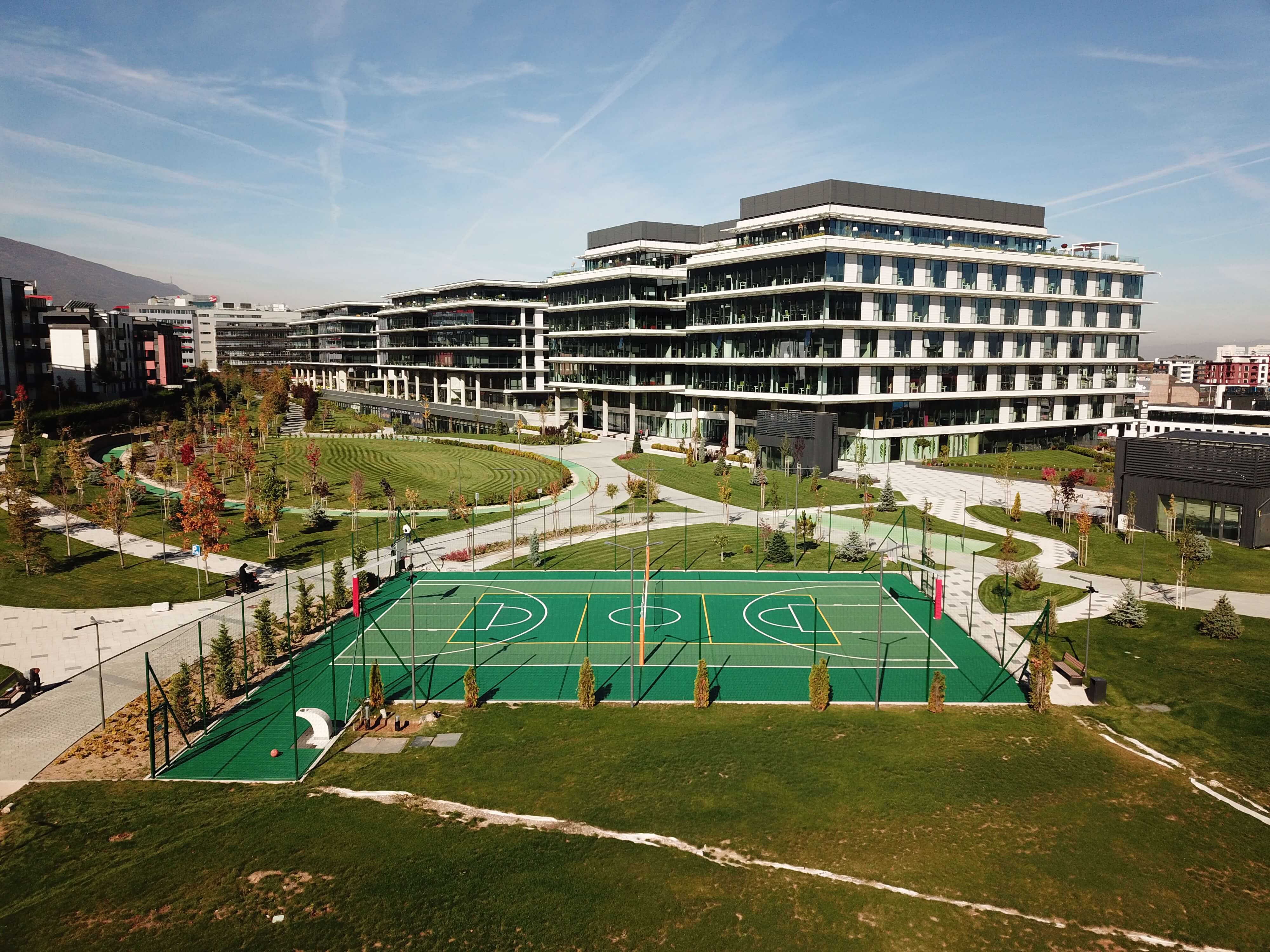 izgradena-sportna-ploshtadka-garitage-park-2.JPG